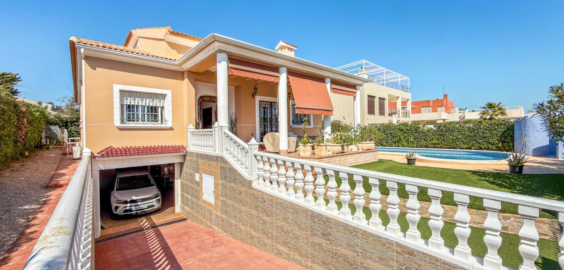 5-Bedroom Villa in Torre la Mata, Torrevieja - Image 26