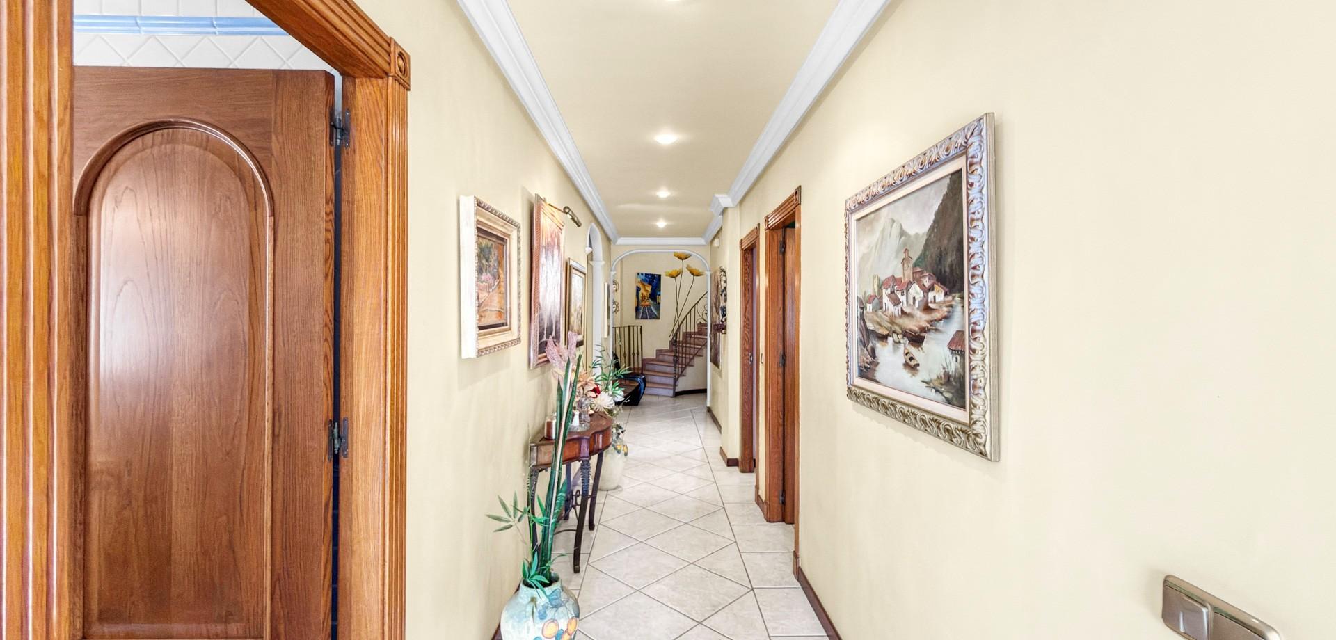 5-Bedroom Villa in Torre la Mata, Torrevieja - Image 29