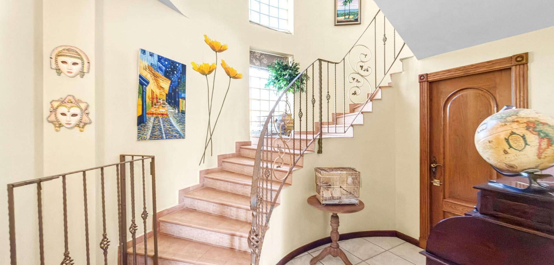 5-Bedroom Villa in Torre la Mata, Torrevieja - Image 32