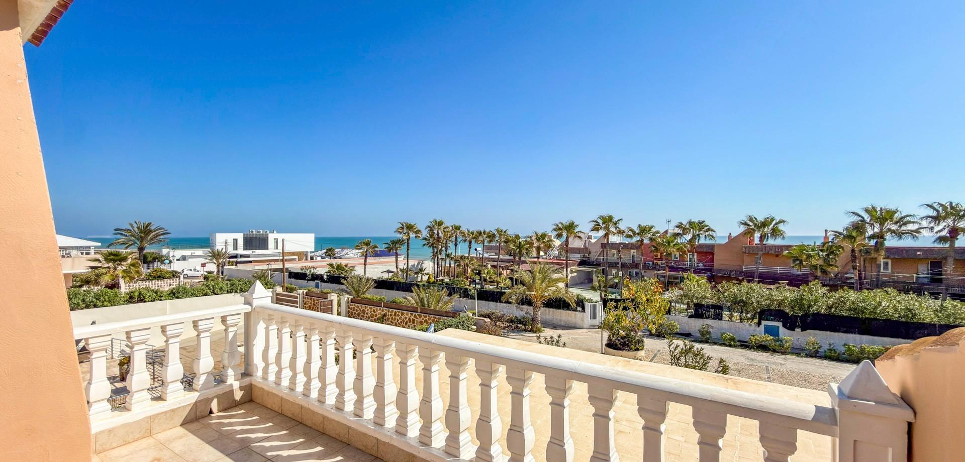 5-Bedroom Villa in Torre la Mata, Torrevieja - Image 35