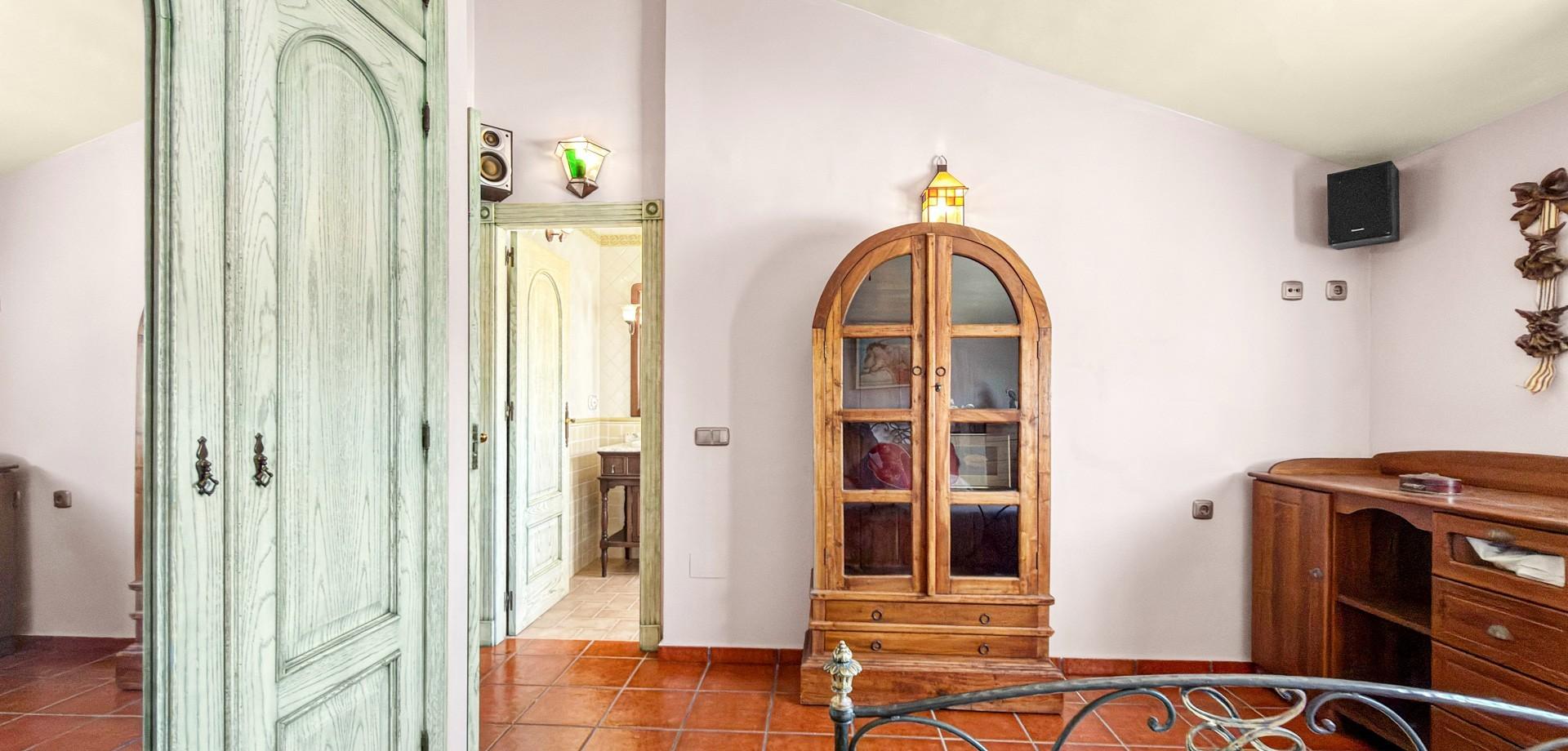 5-Bedroom Villa in Torre la Mata, Torrevieja - Image 37