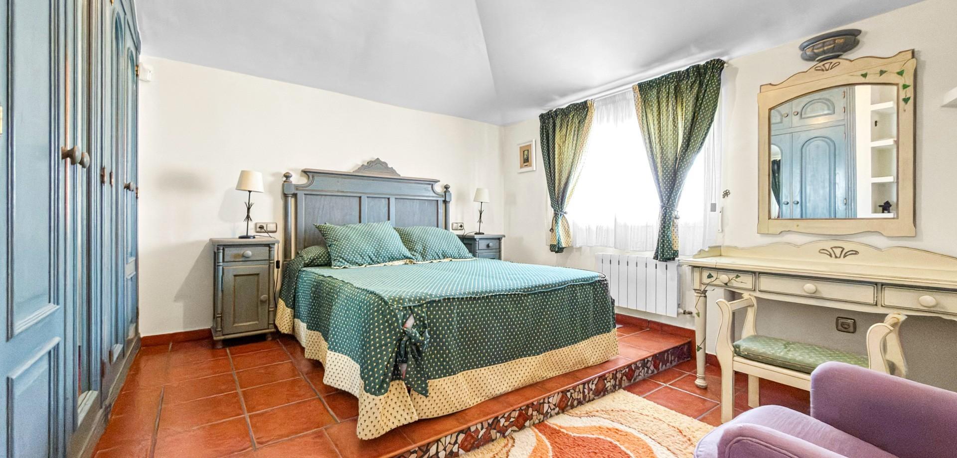 5-Bedroom Villa in Torre la Mata, Torrevieja - Image 39