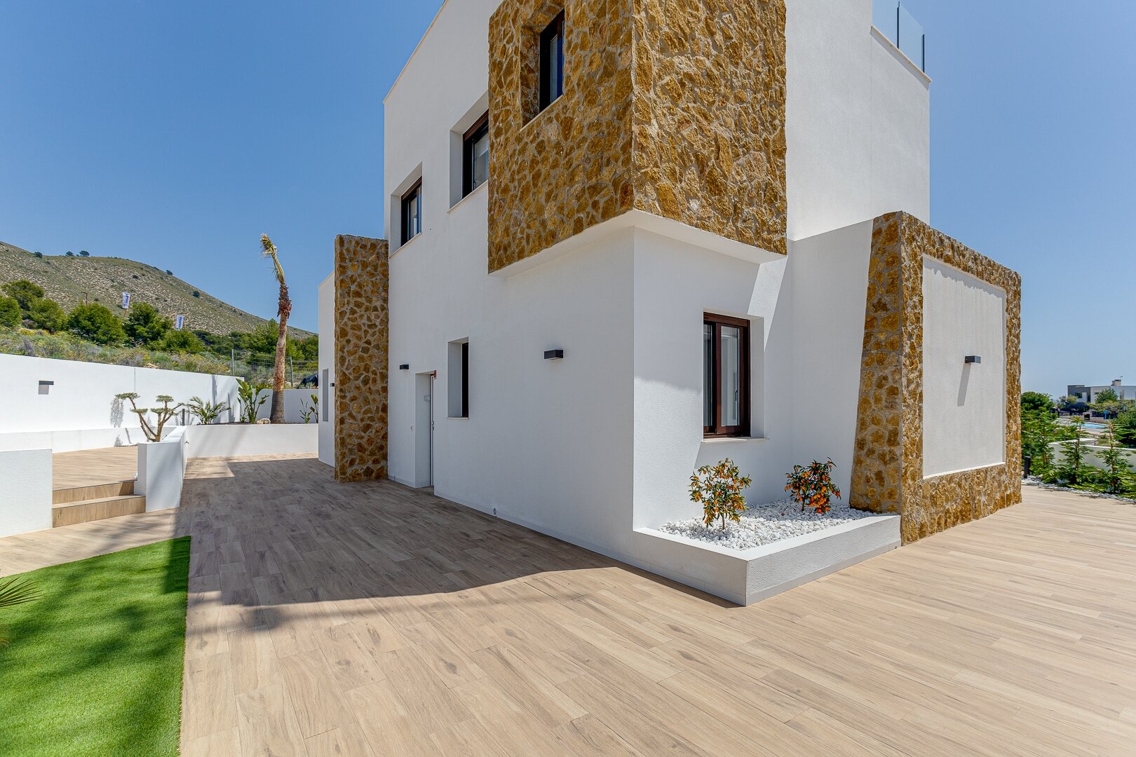 4-Bedroom Detached House in Finestrat - Image 11