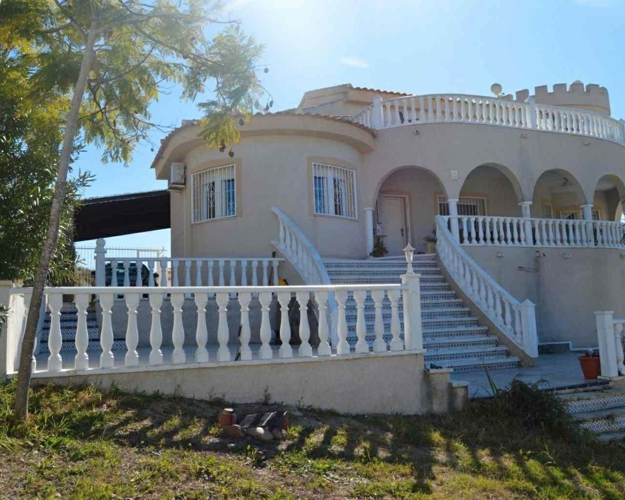 7-Bedroom Villa in La Marquesa, Rojales - Image 2