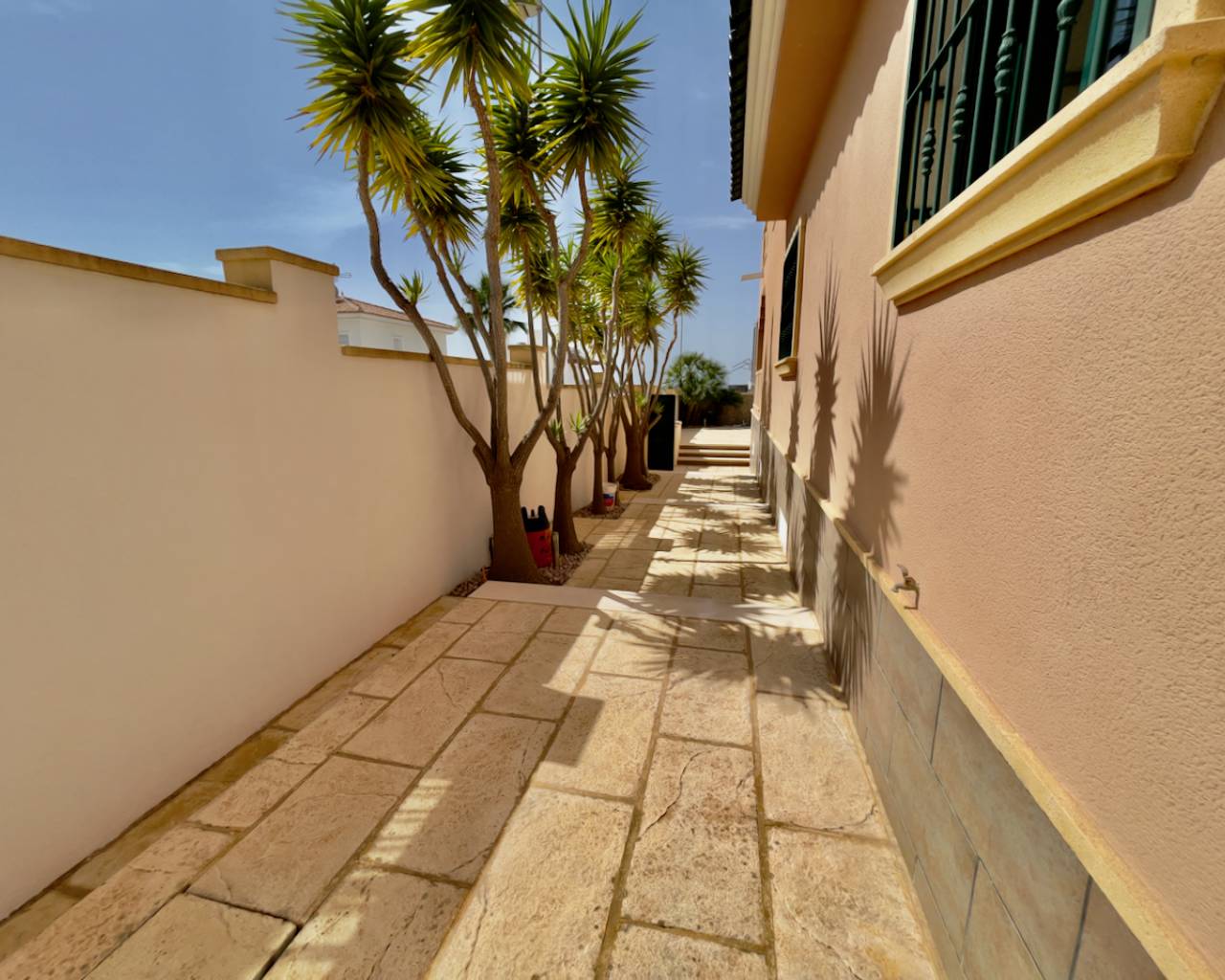 4-Bedroom Villa in Rojales - Image 36