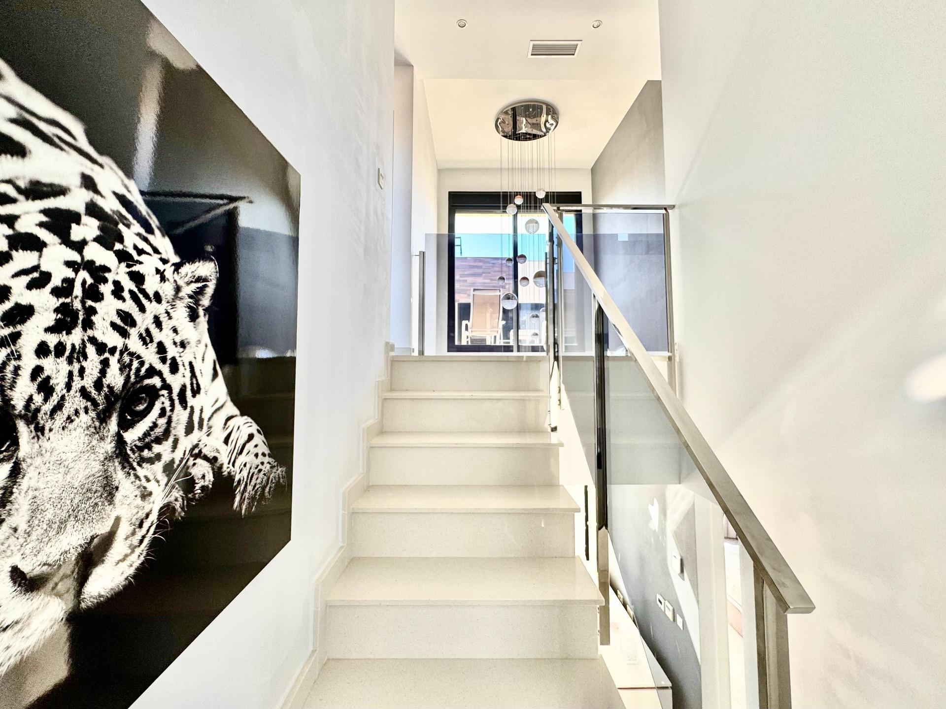 Villa met 4 Slaapkamers in Lomas de Cabo Roig, Orihuela Costa - Image 11