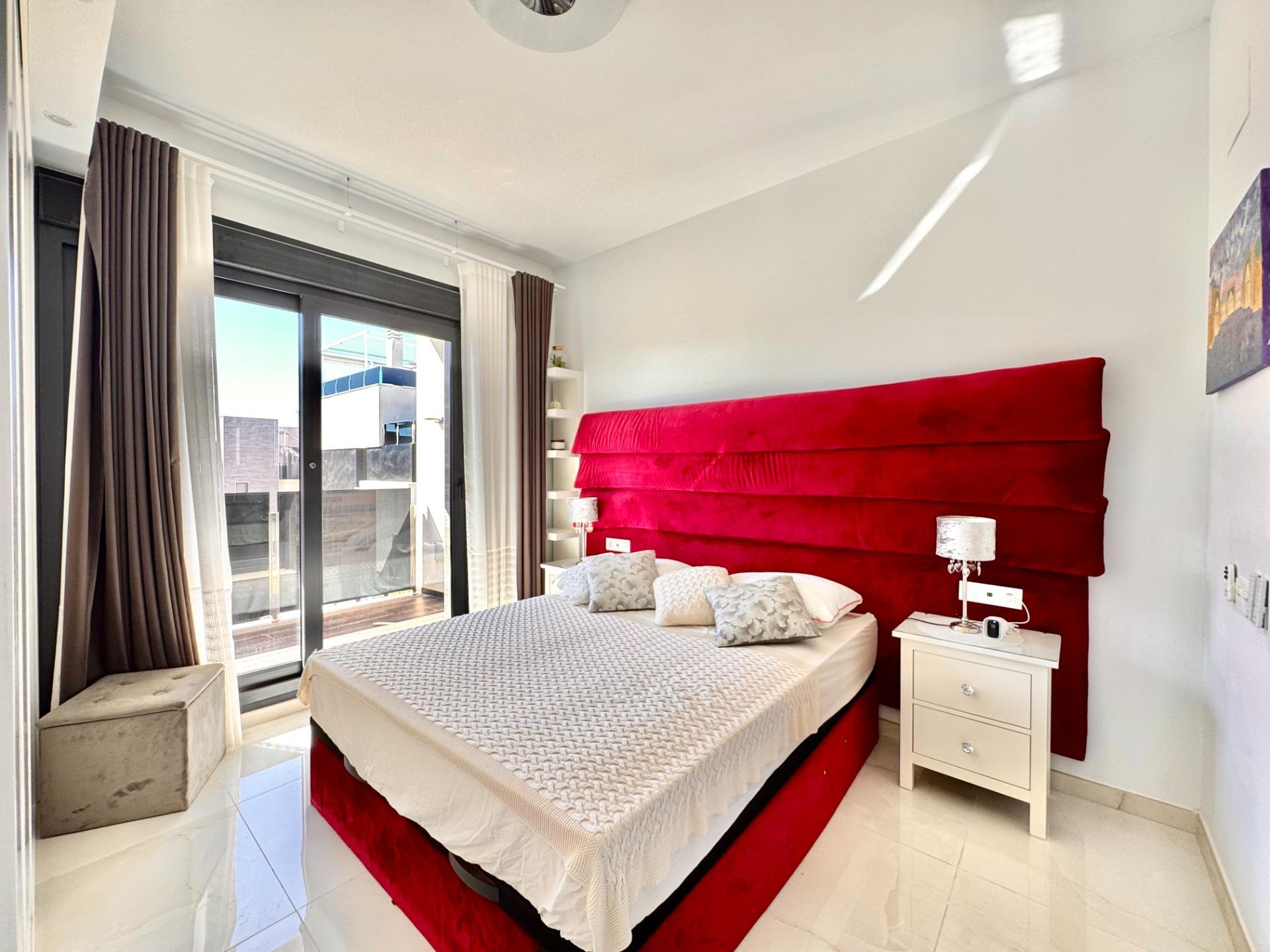 Villa met 4 Slaapkamers in Lomas de Cabo Roig, Orihuela Costa - Image 12