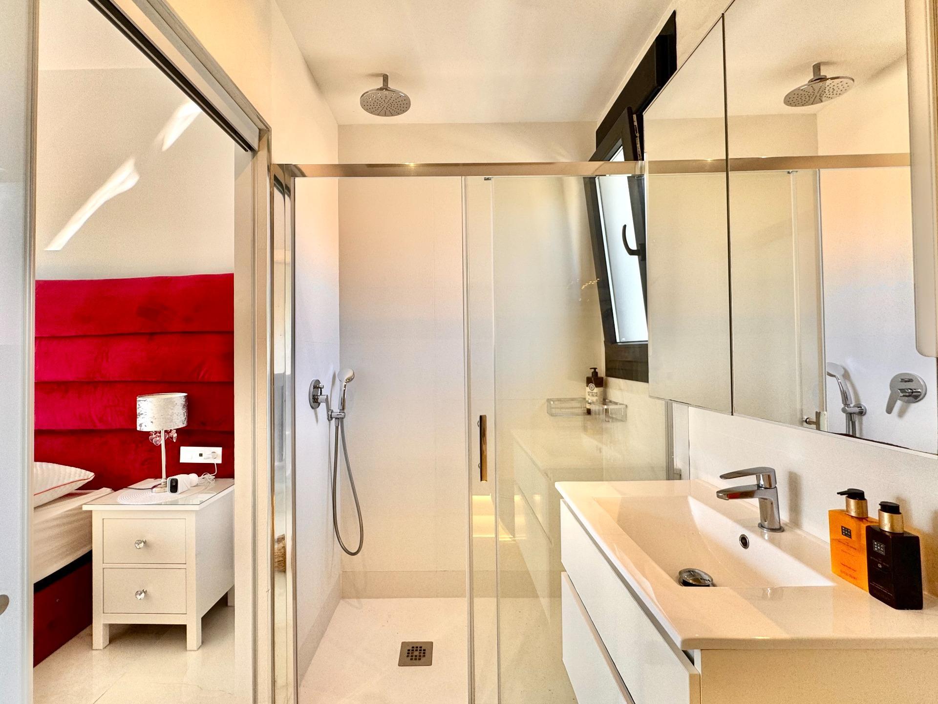 Villa met 4 Slaapkamers in Lomas de Cabo Roig, Orihuela Costa - Image 14