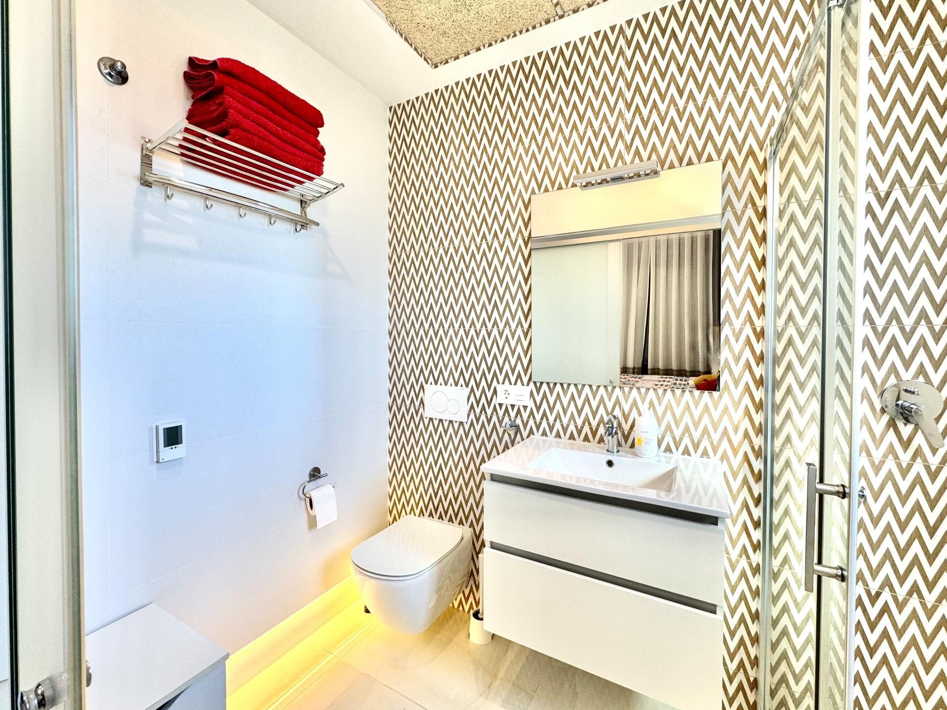 Villa met 4 Slaapkamers in Lomas de Cabo Roig, Orihuela Costa - Image 19