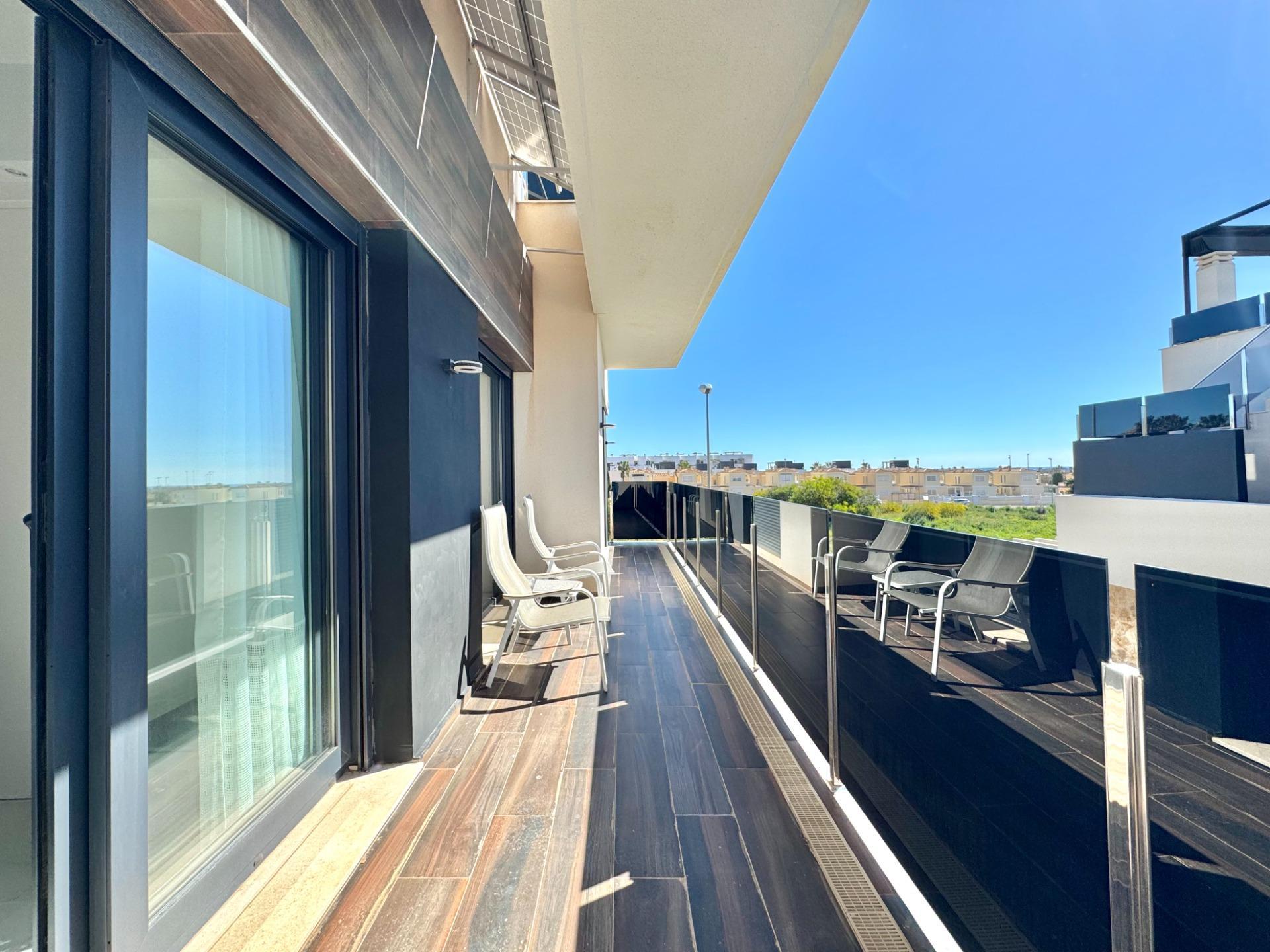 Villa met 4 Slaapkamers in Lomas de Cabo Roig, Orihuela Costa - Image 23