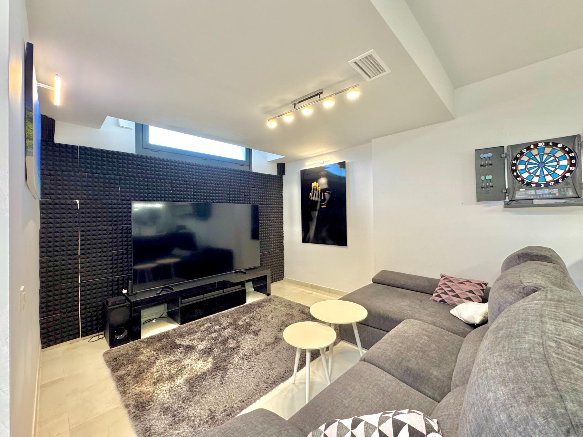 Villa met 4 Slaapkamers in Lomas de Cabo Roig, Orihuela Costa - Image 31