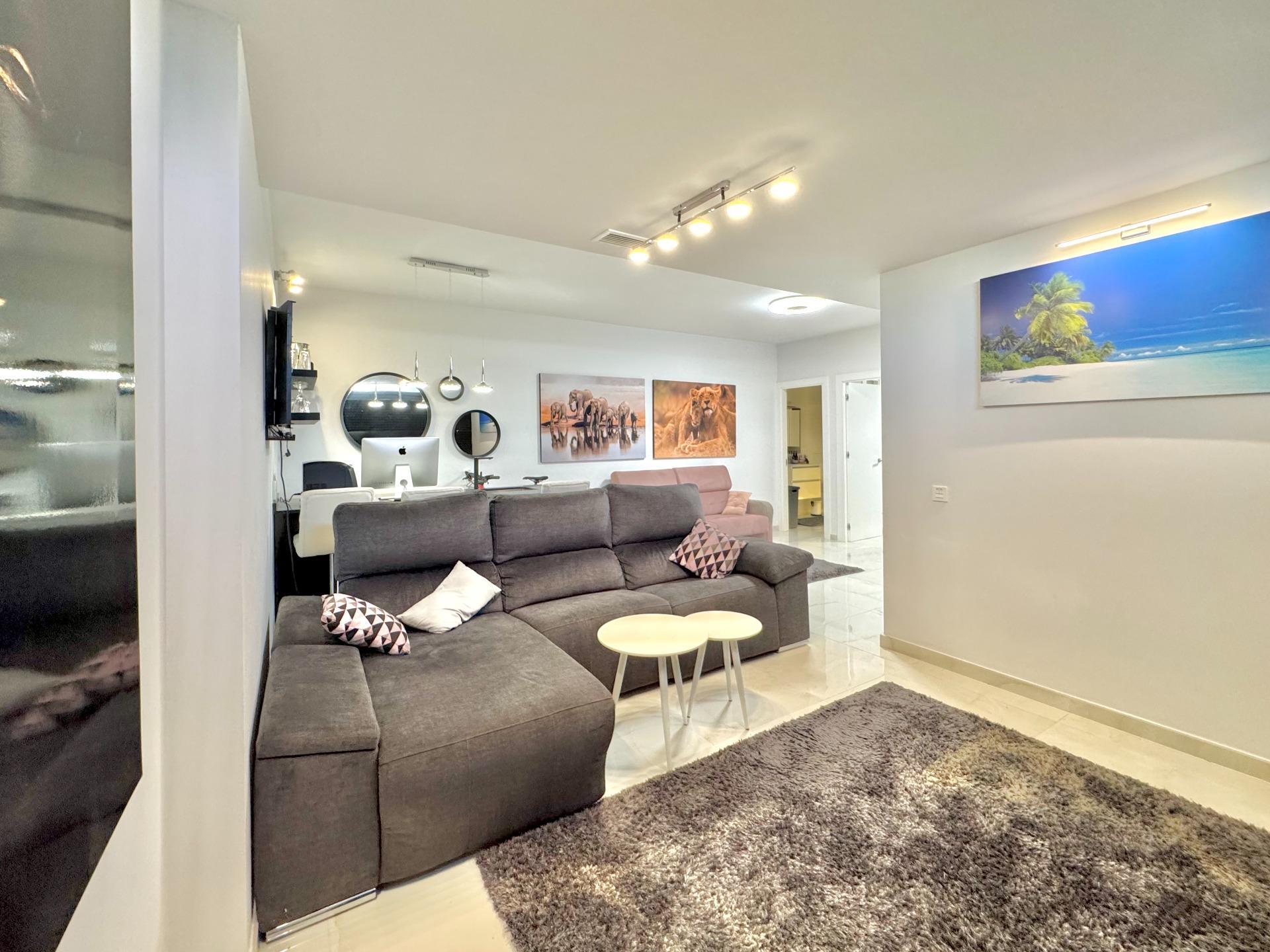 Villa met 4 Slaapkamers in Lomas de Cabo Roig, Orihuela Costa - Image 32