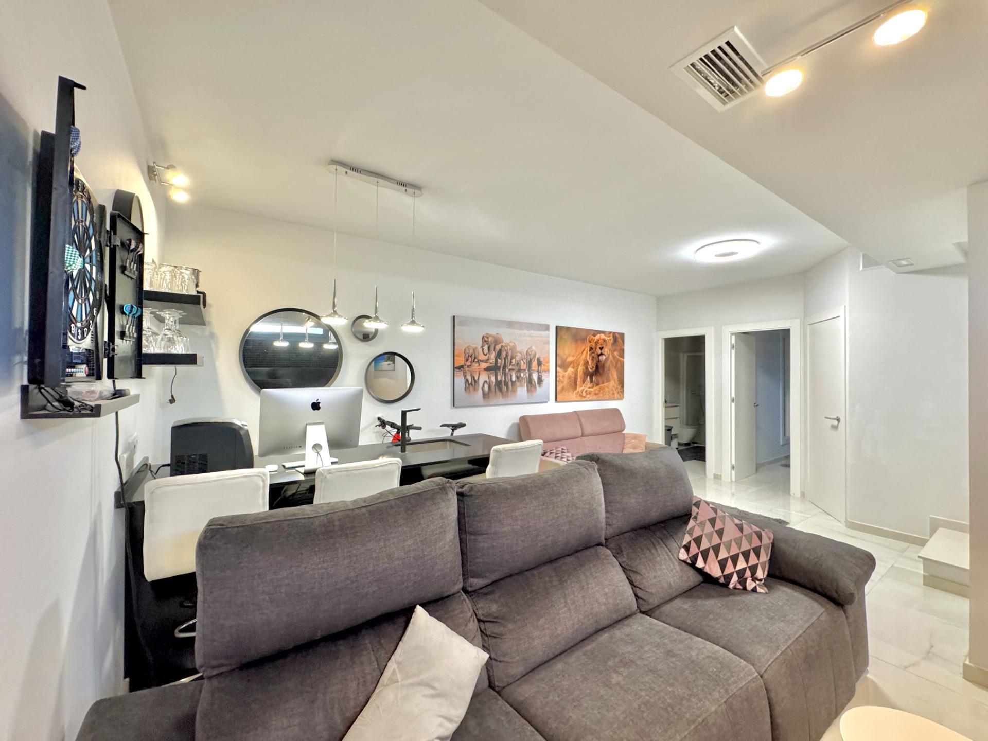 Villa met 4 Slaapkamers in Lomas de Cabo Roig, Orihuela Costa - Image 34