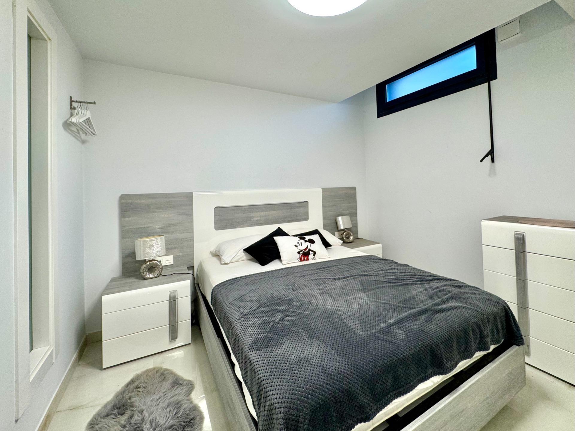 Villa met 4 Slaapkamers in Lomas de Cabo Roig, Orihuela Costa - Image 37