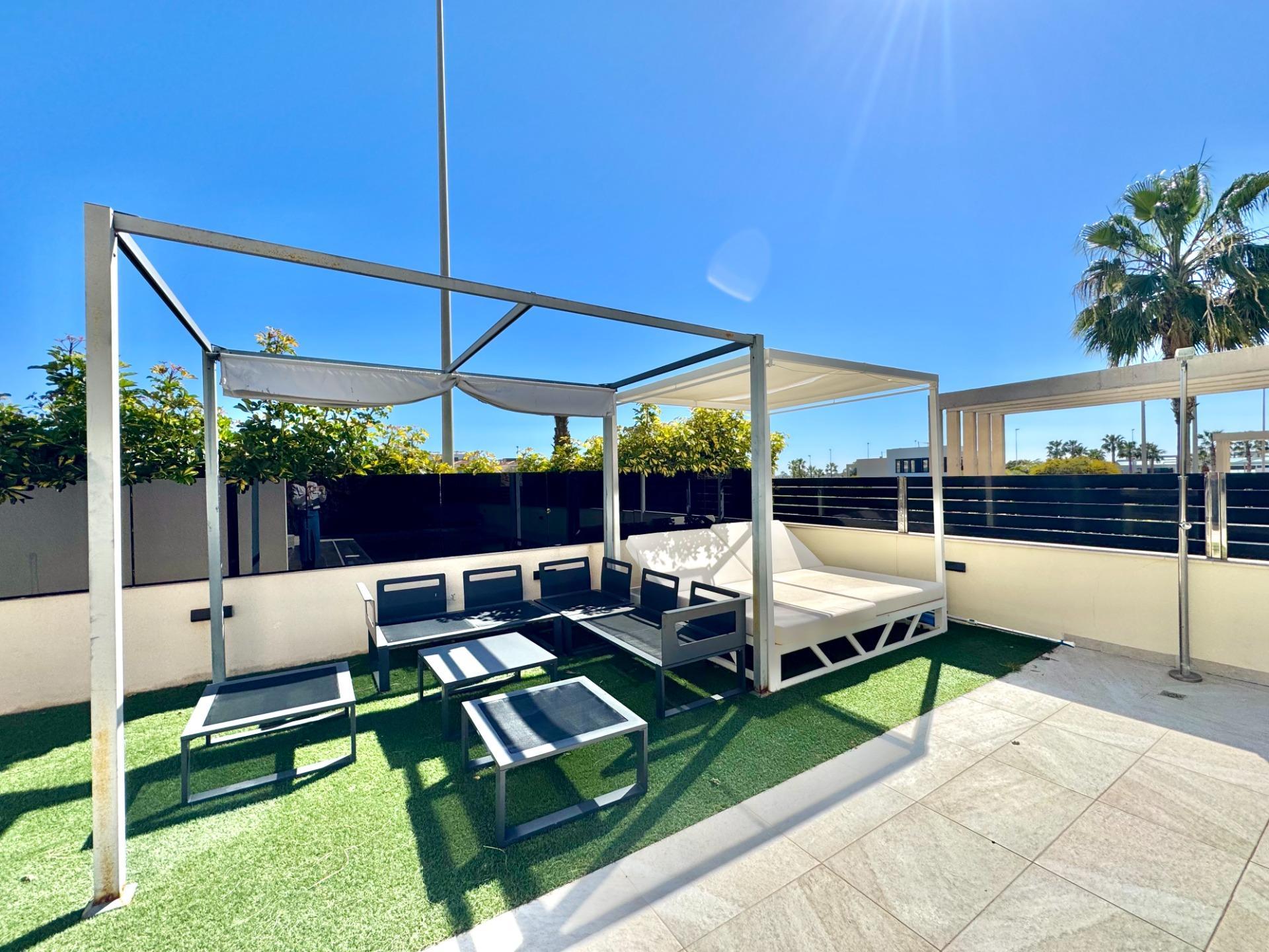 Villa met 4 Slaapkamers in Lomas de Cabo Roig, Orihuela Costa - Image 48