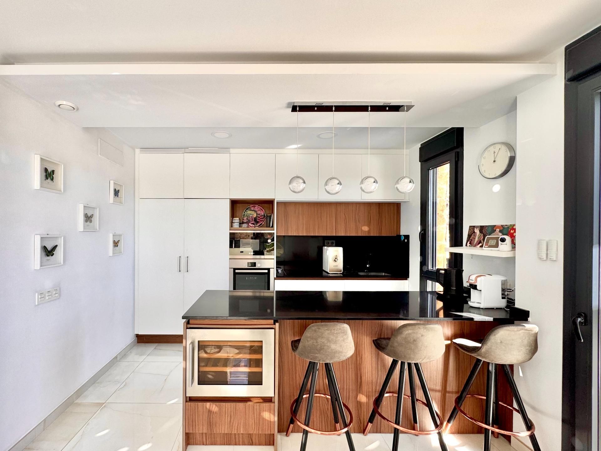 Villa met 4 Slaapkamers in Lomas de Cabo Roig, Orihuela Costa - Image 7