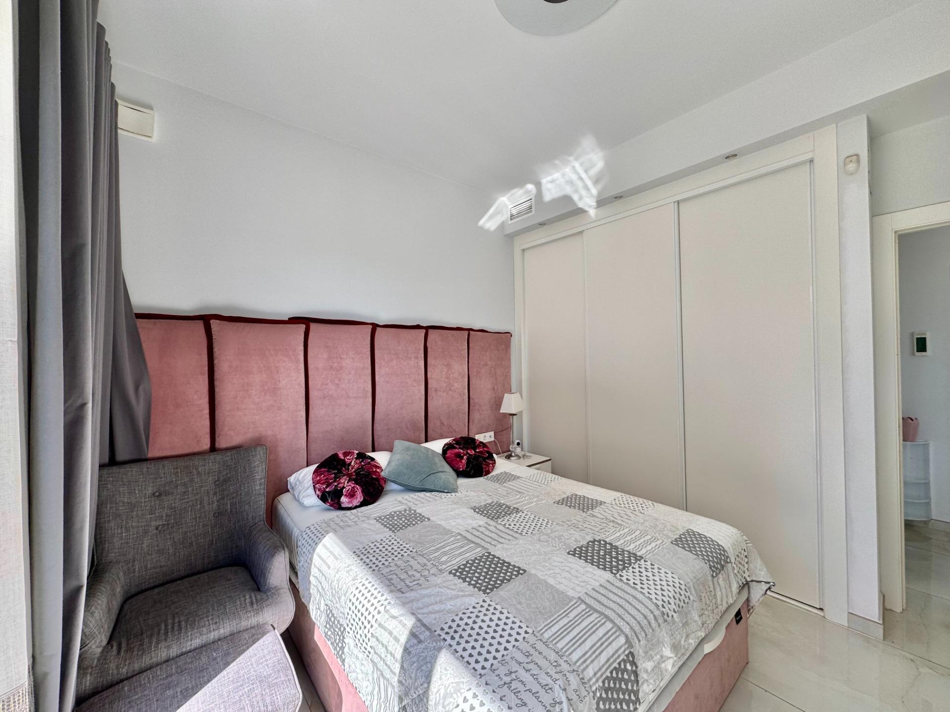 Villa met 4 Slaapkamers in Lomas de Cabo Roig, Orihuela Costa - Image 9