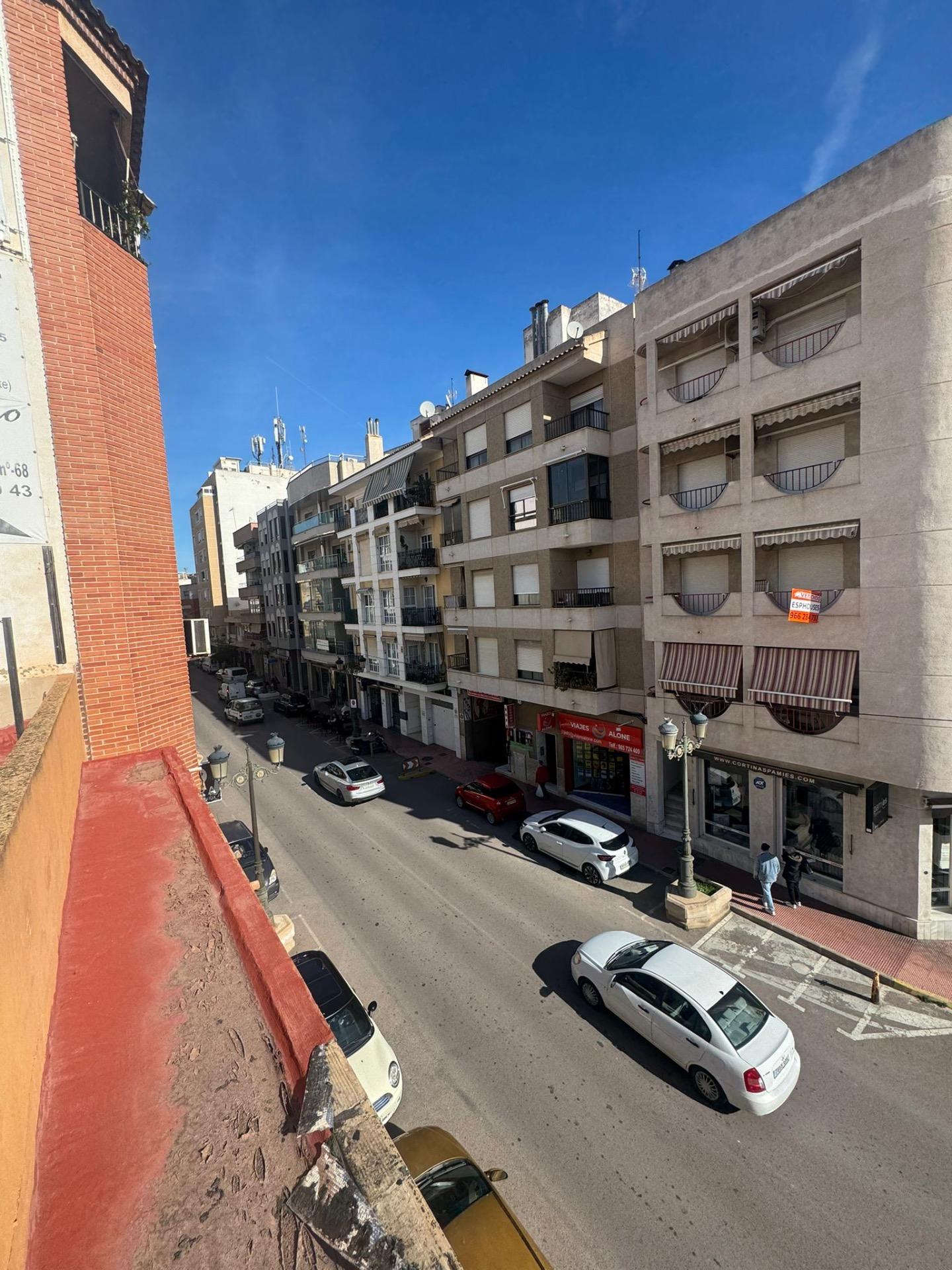 5-Bedroom Apartment in Guardamar del Segura - Image 2