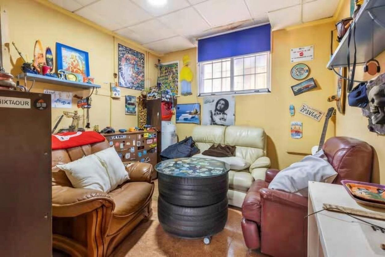 4-Bedroom Villa in Zona los Frutales, Torrevieja - Image 33