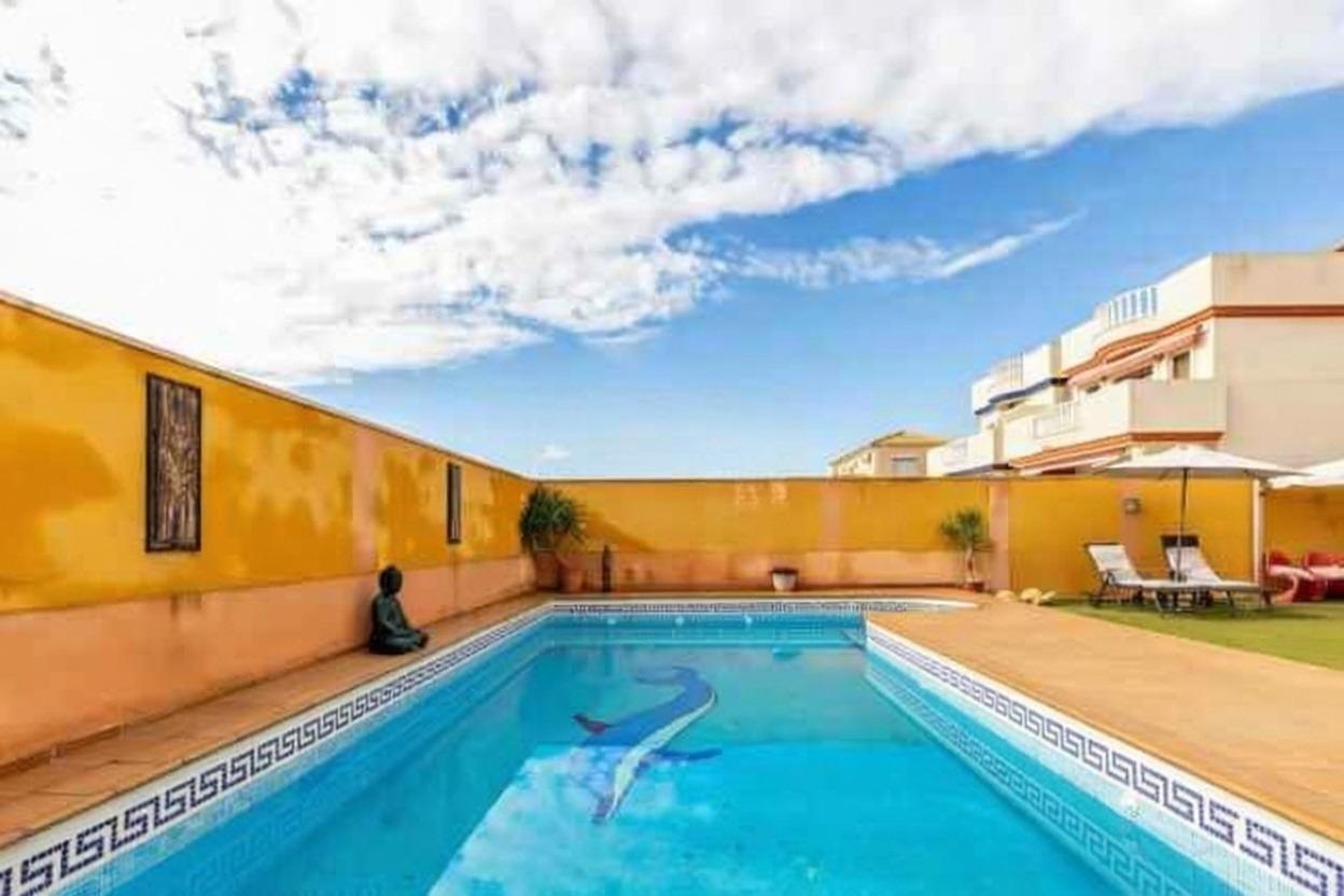 4-Bedroom Villa in Zona los Frutales, Torrevieja - Image 4