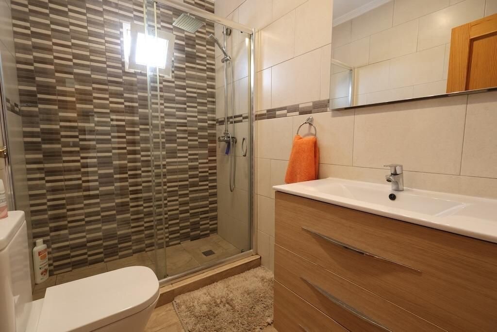 2-Bedroom Bungalow in La Zenia, Orihuela Costa - Image 11