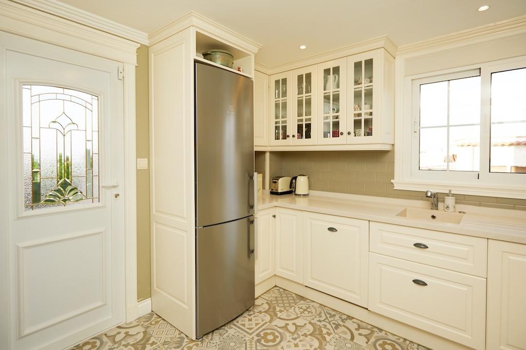 5-Bedroom Villa in Rojales - Image 17