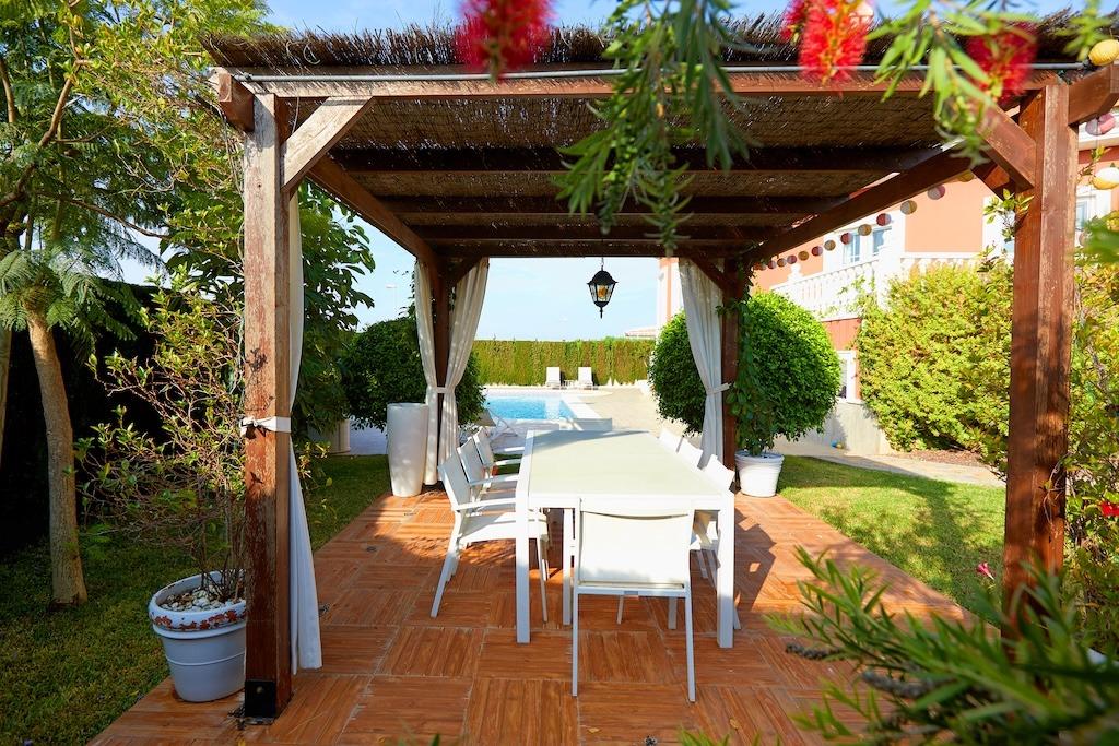 5-Bedroom Villa in Rojales - Image 2