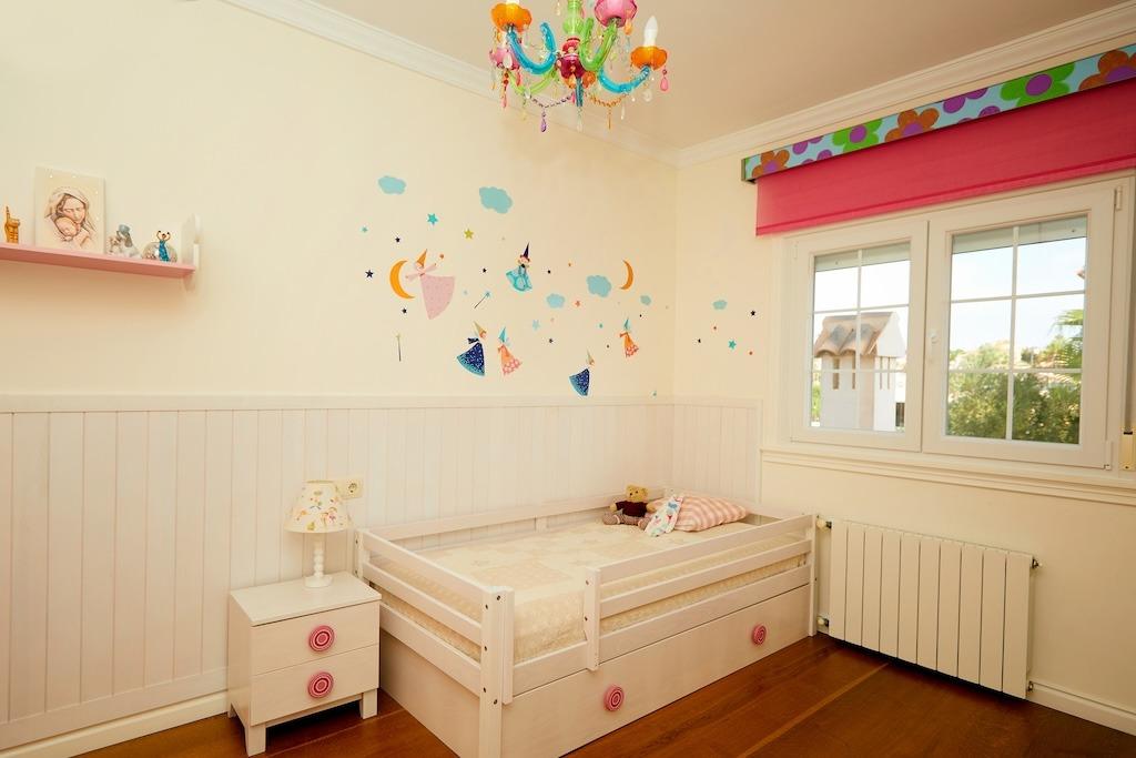 5-Bedroom Villa in Rojales - Image 28