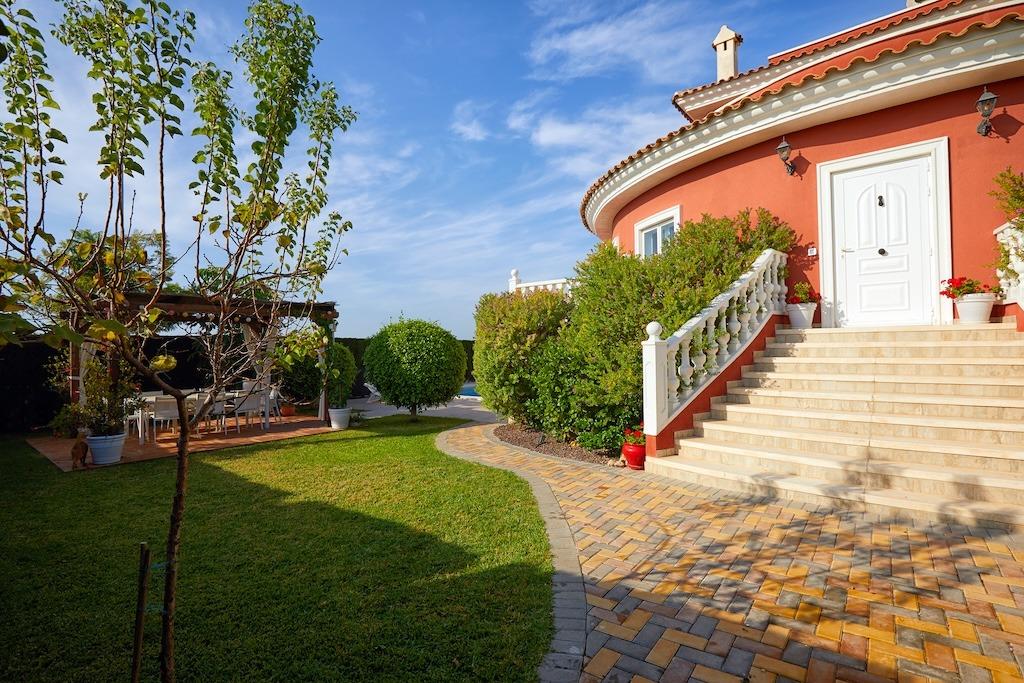 5-Bedroom Villa in Rojales - Image 40