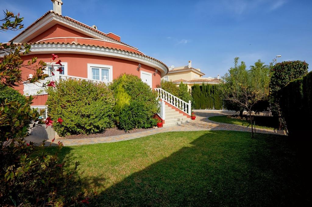 5-Bedroom Villa in Rojales - Image 46