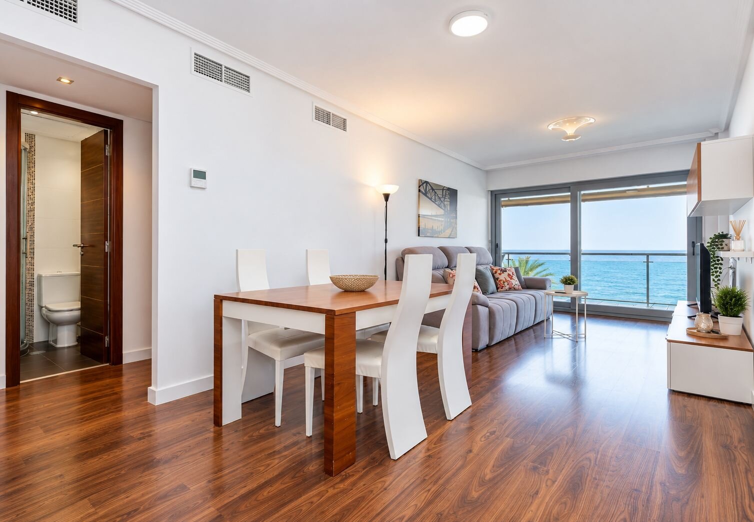 3-Bedroom Apartment in Playa del Cura, Torrevieja - Image 4