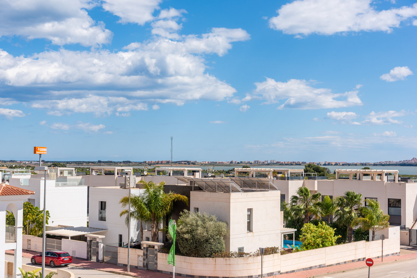 3-Bedroom Detached House in Los Montesinos - Image 8