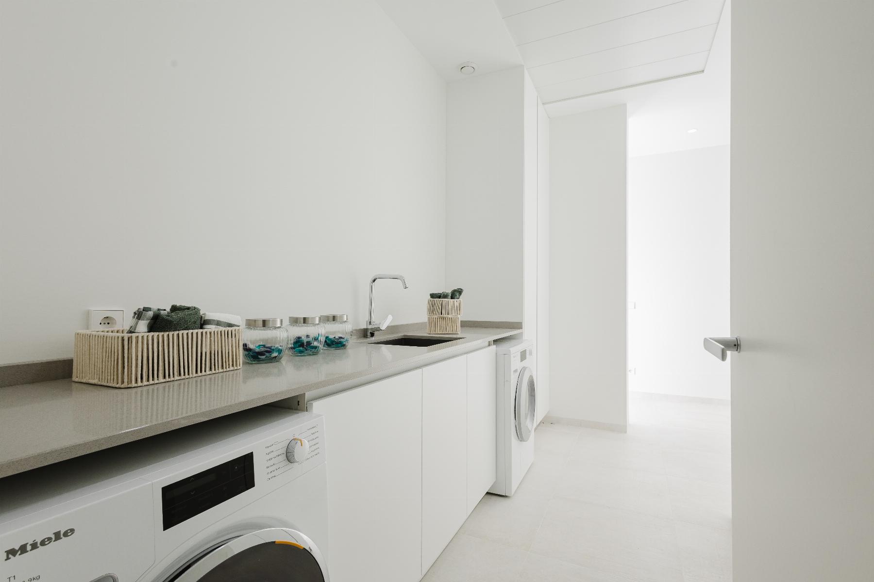 5-Bedroom Villa in Las Colinas Golf, Orihuela - Image 33