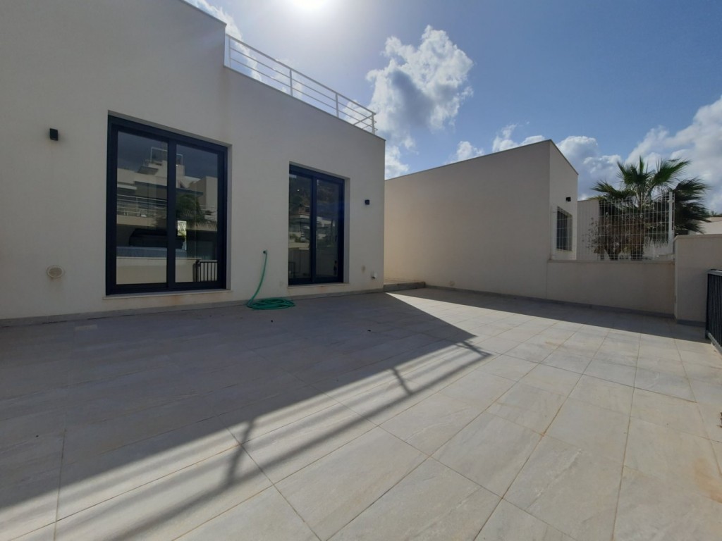 5-Bedroom Villa in San Miguel de Salinas - Image 17