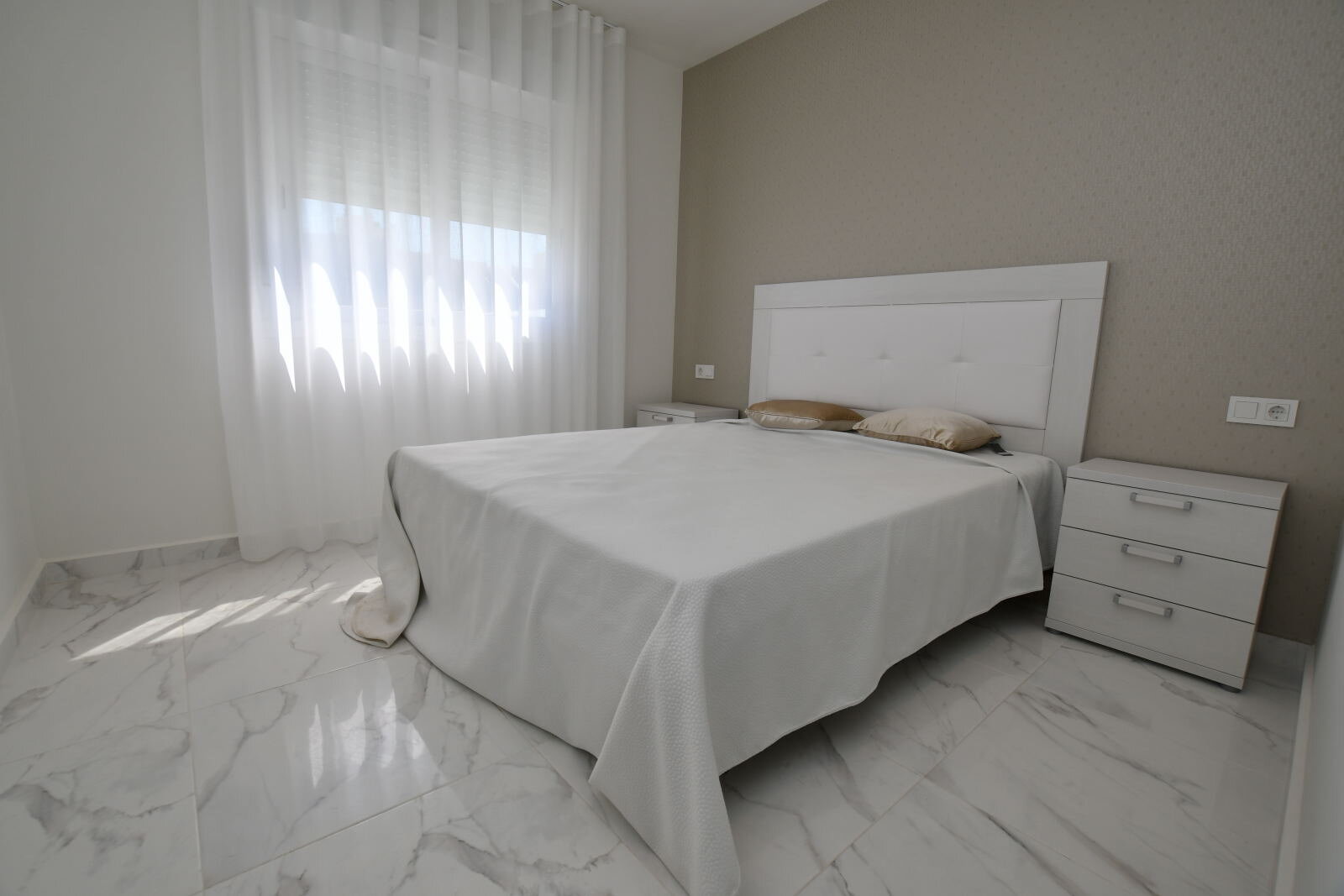 2-Bedroom Bungalow in San Miguel de Salinas - Image 9