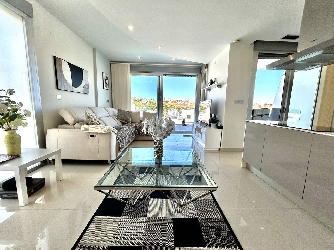 3-Bedroom Villa in Villamartin, Orihuela Costa - Image 4