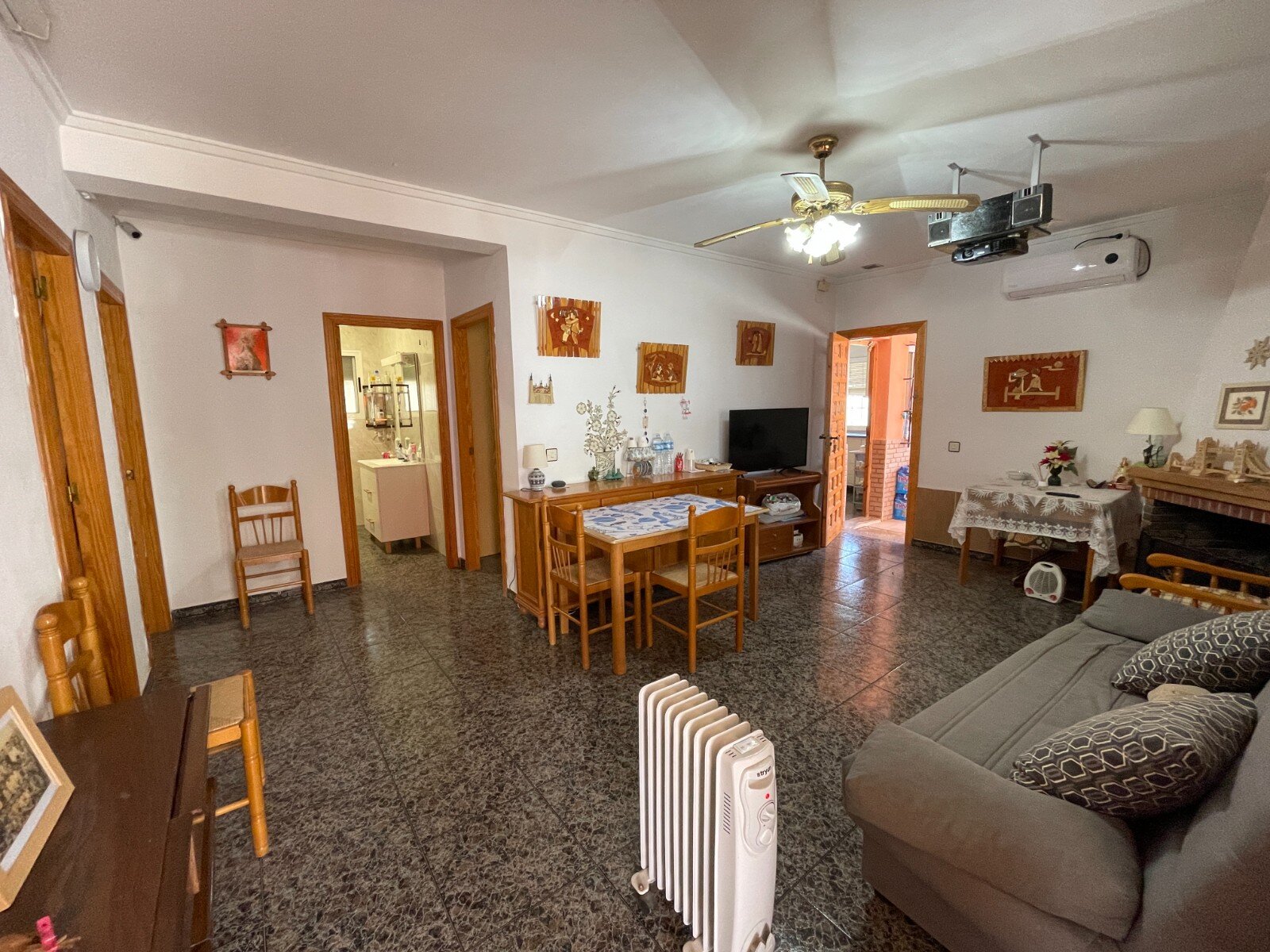3-Bedroom Villa in Rojales - Image 13