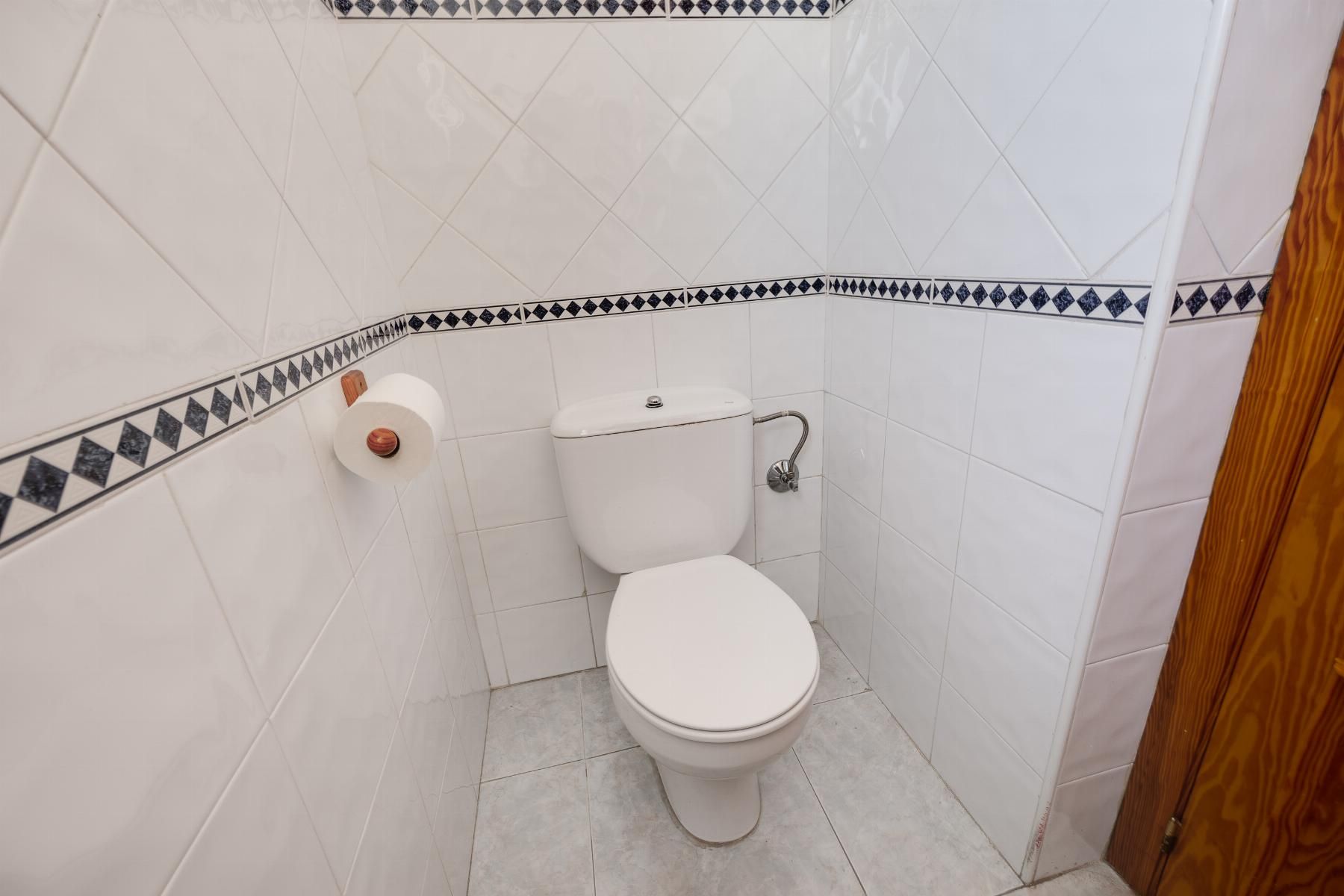 2-Bedroom Apartment in Centro, Torrevieja - Image 16