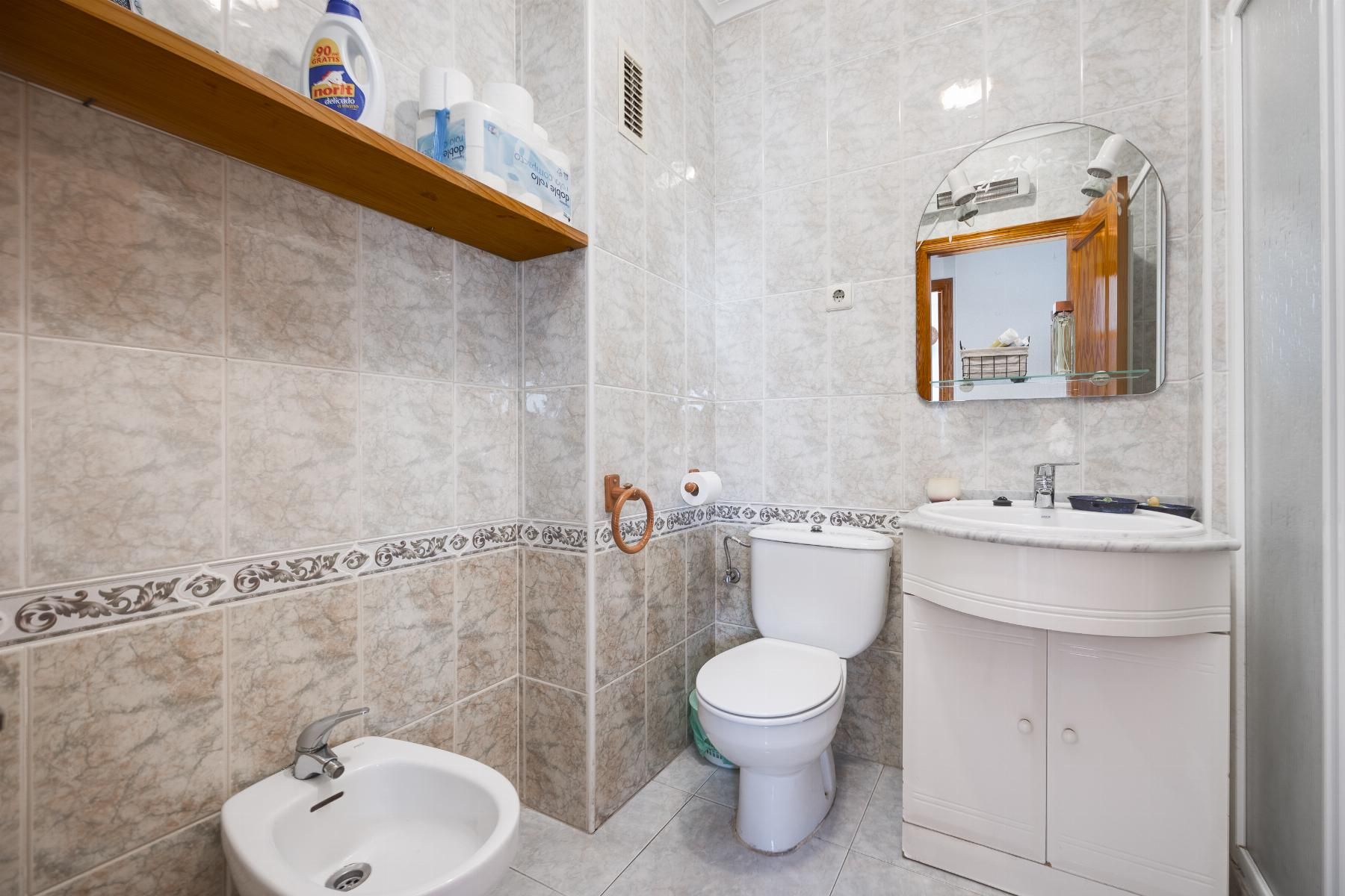 2-Bedroom Apartment in Centro, Torrevieja - Image 18