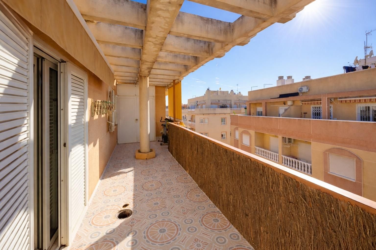2-Bedroom Apartment in Centro, Torrevieja - Image 3