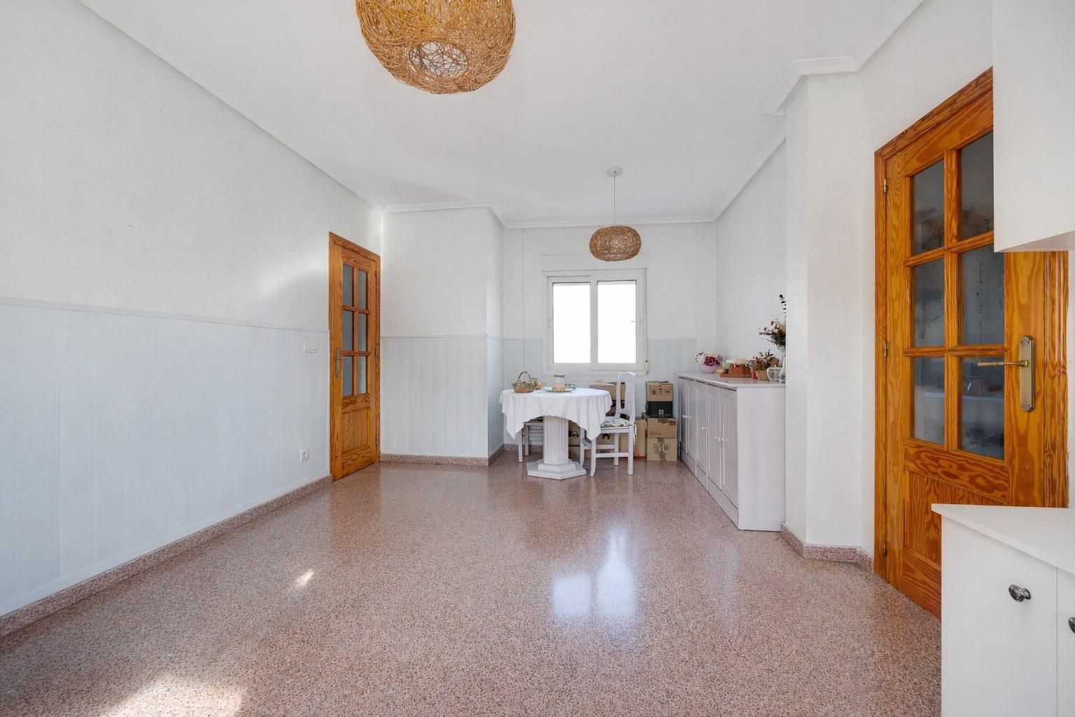 2-Bedroom Apartment in Centro, Torrevieja - Image 9