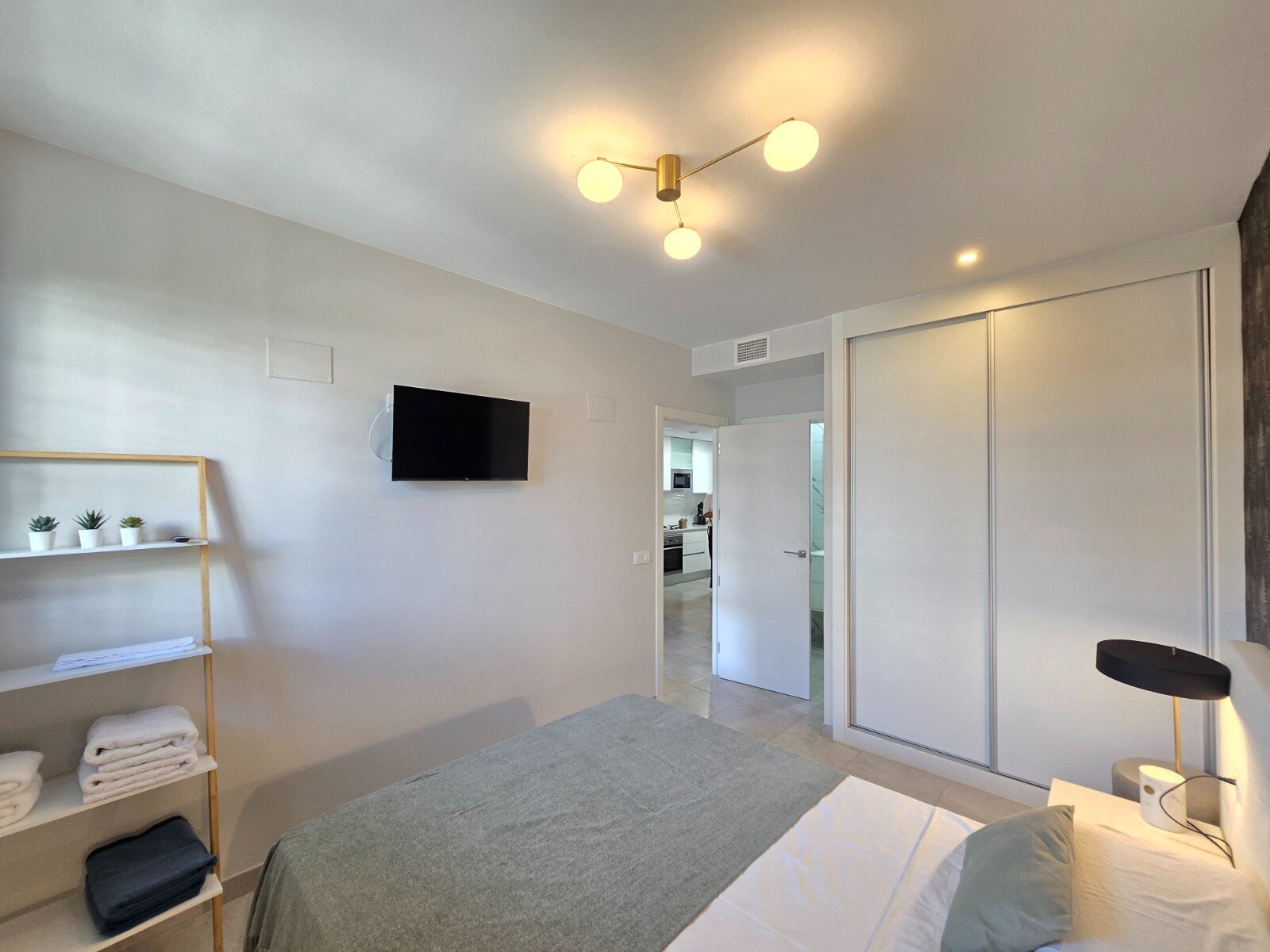 2-Bedroom Apartment in Las Filipinas, Orihuela Costa - Image 13