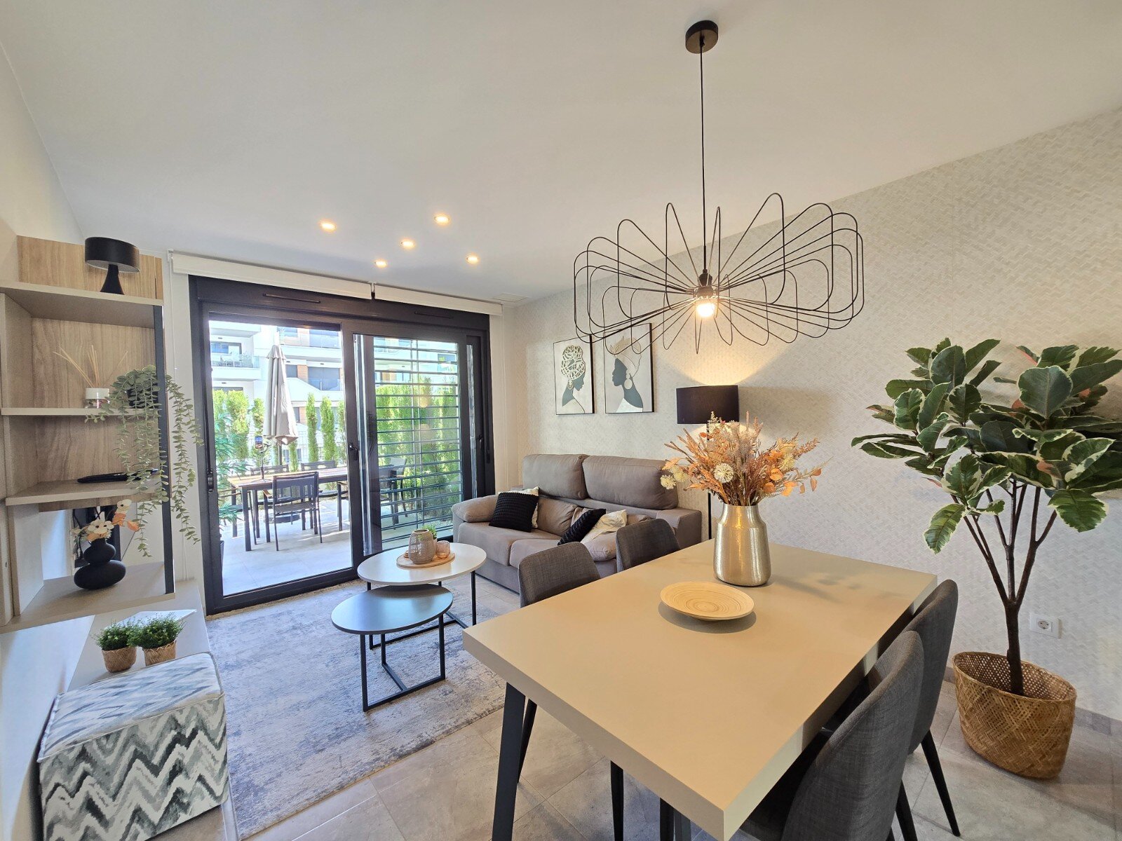 2-Bedroom Apartment in Las Filipinas, Orihuela Costa - Image 6