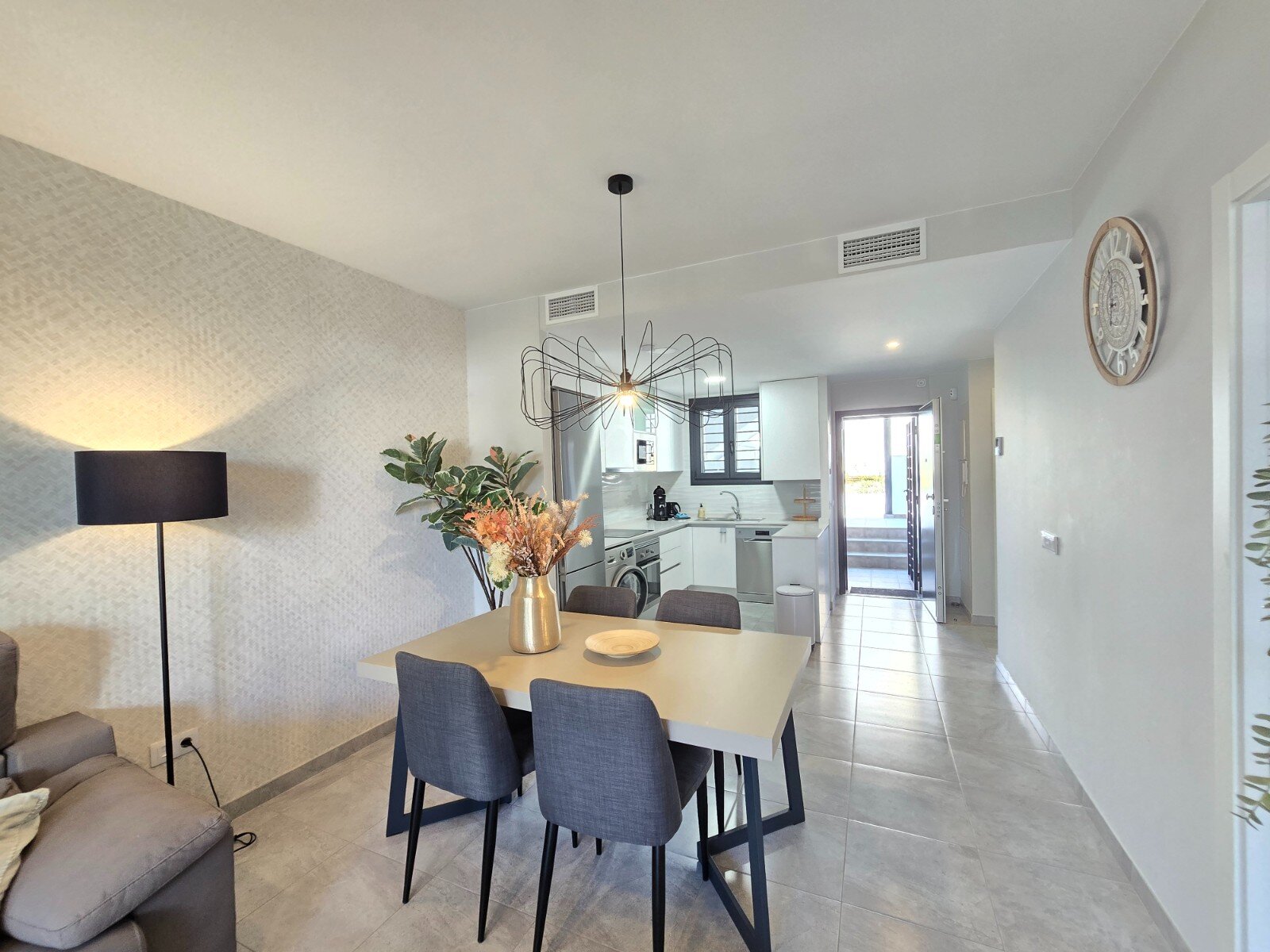 2-Bedroom Apartment in Las Filipinas, Orihuela Costa - Image 8