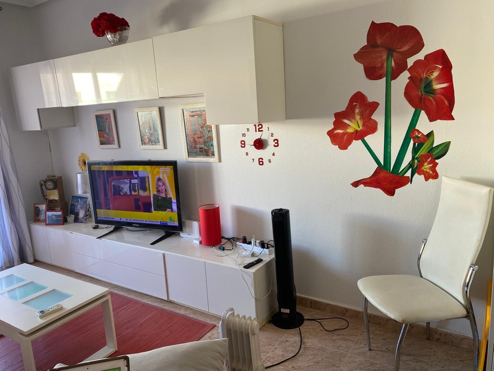 3-Bedroom Penthouse in Estacion de Autobuses, Torrevieja - Image 4