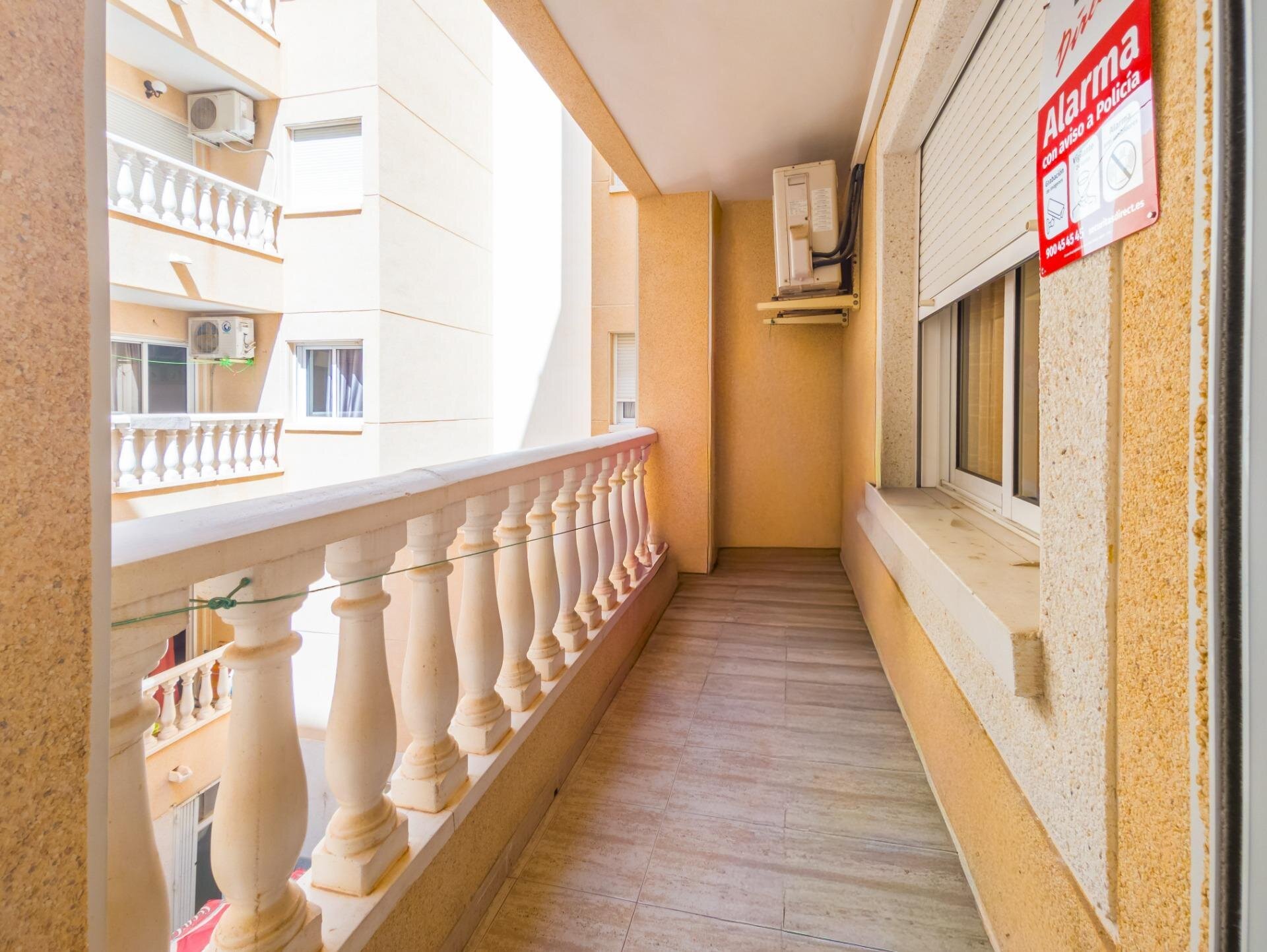 1-Bedroom Apartment in Acequion, Torrevieja - Image 10