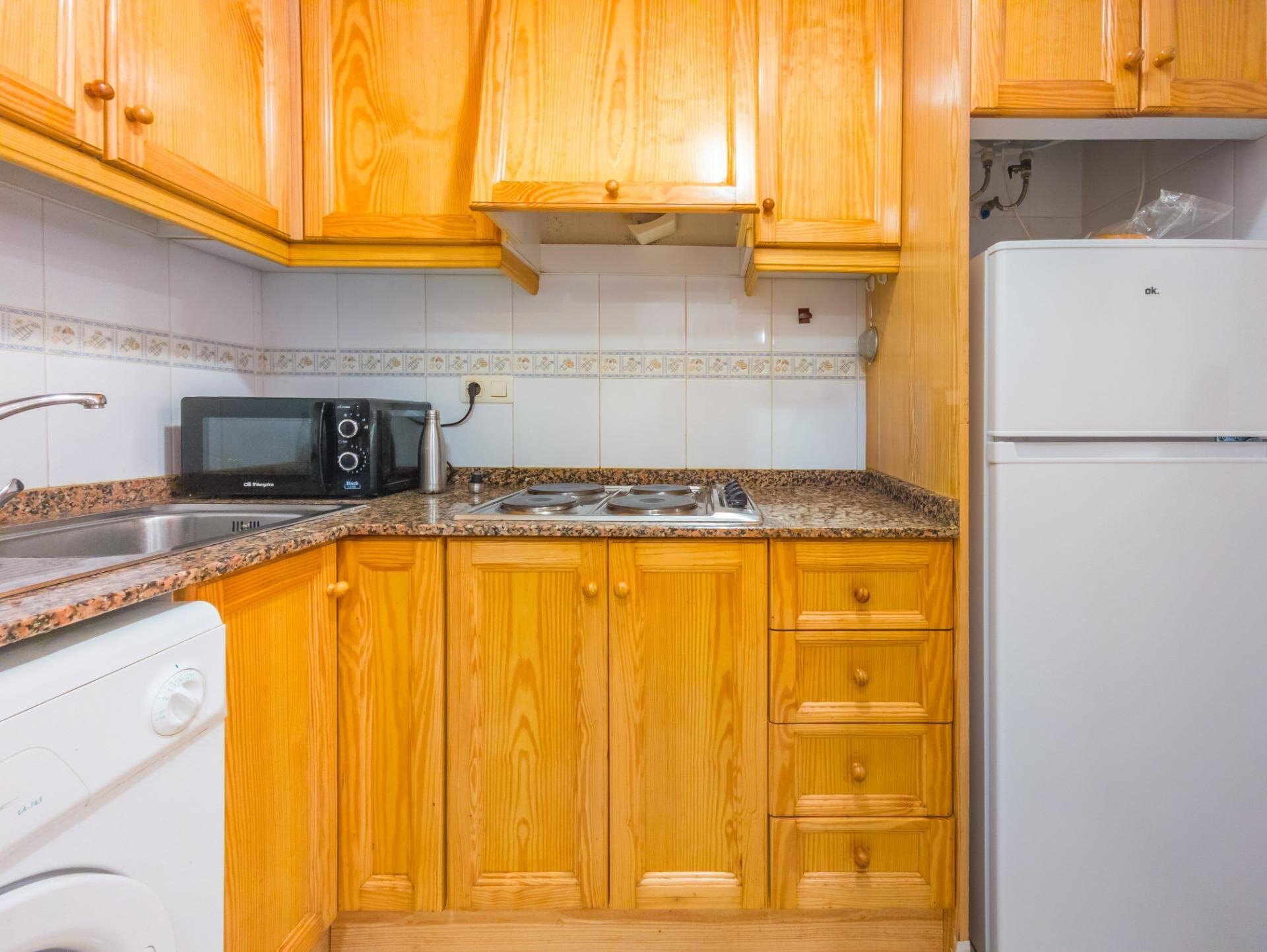 1-Bedroom Apartment in Acequion, Torrevieja - Image 4