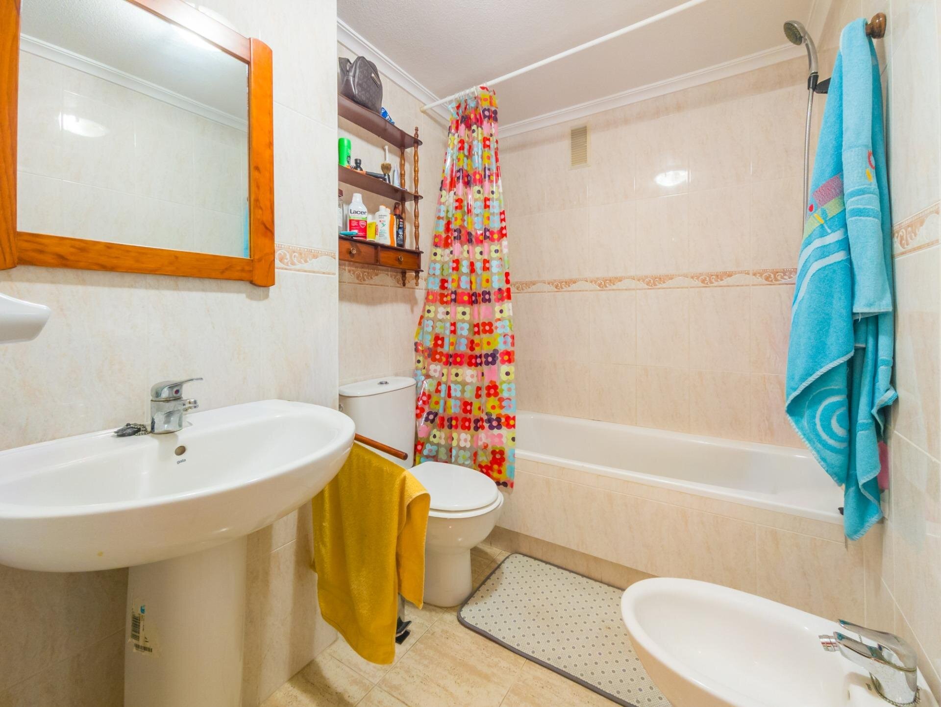 1-Bedroom Apartment in Acequion, Torrevieja - Image 9