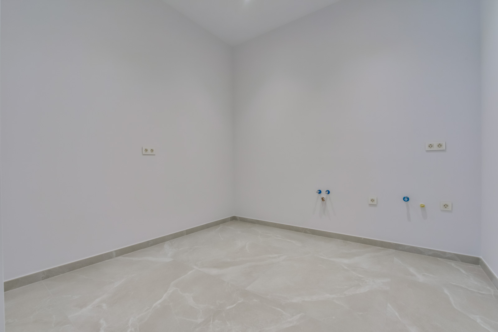 8-Bedroom Villa in Finestrat - Image 10