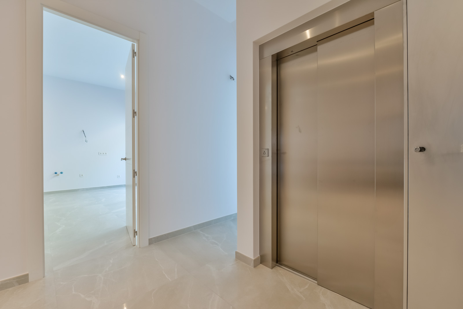 8-Bedroom Villa in Finestrat - Image 11